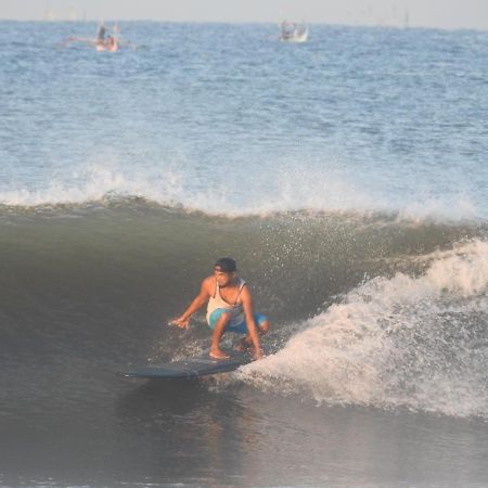 The Point Surfcamp Bali Hotel Pulukan Exterior foto