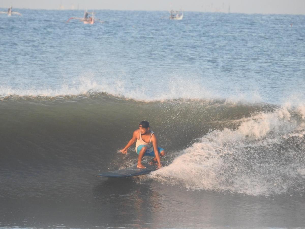 The Point Surfcamp Bali Hotel Pulukan Exterior foto