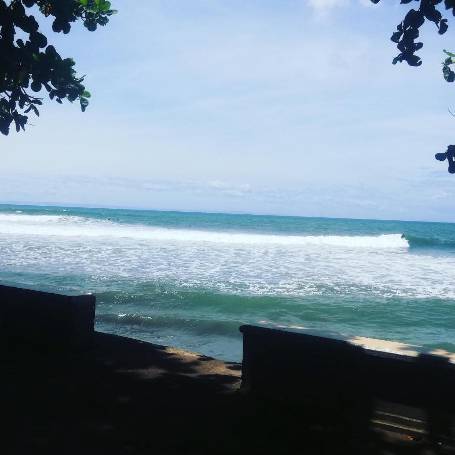 The Point Surfcamp Bali Hotel Pulukan Exterior foto
